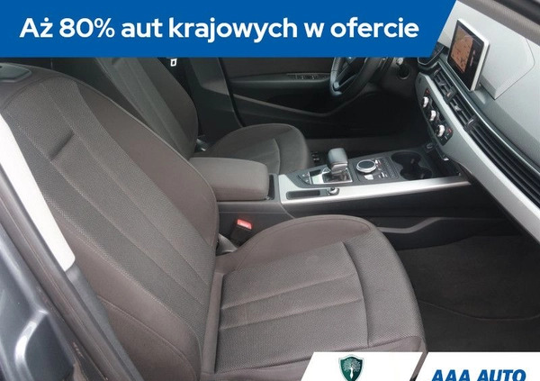 Audi A4 cena 96000 przebieg: 71971, rok produkcji 2018 z Kraków małe 326